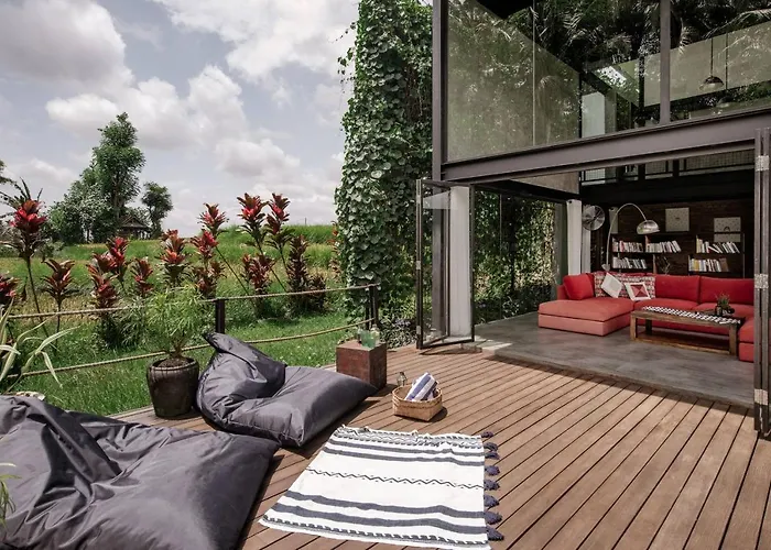 Private 3 Bedrooms Tropical Modern With Infinity Pool - فيلة