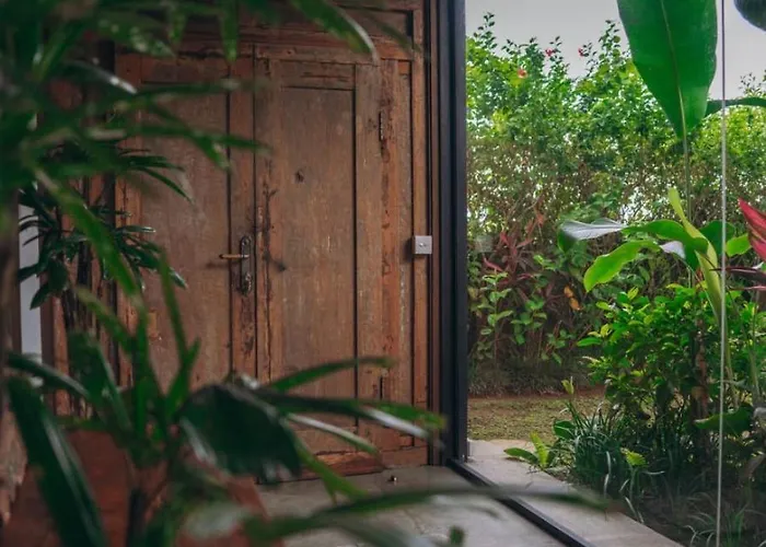 Private 3 Bedrooms Tropical Modern With Infinity Pool - فيلة *